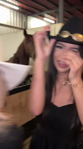 UNEXPECTED COLLAB🤏 @𝐉𝐂𝐑𝐄𝐙✰ @Lesley Karlette @BRANDEL Y ADRIEL #Inverted DEVERDASSS CHOWWW #grwm#getreadywithme #skincare #makeup 