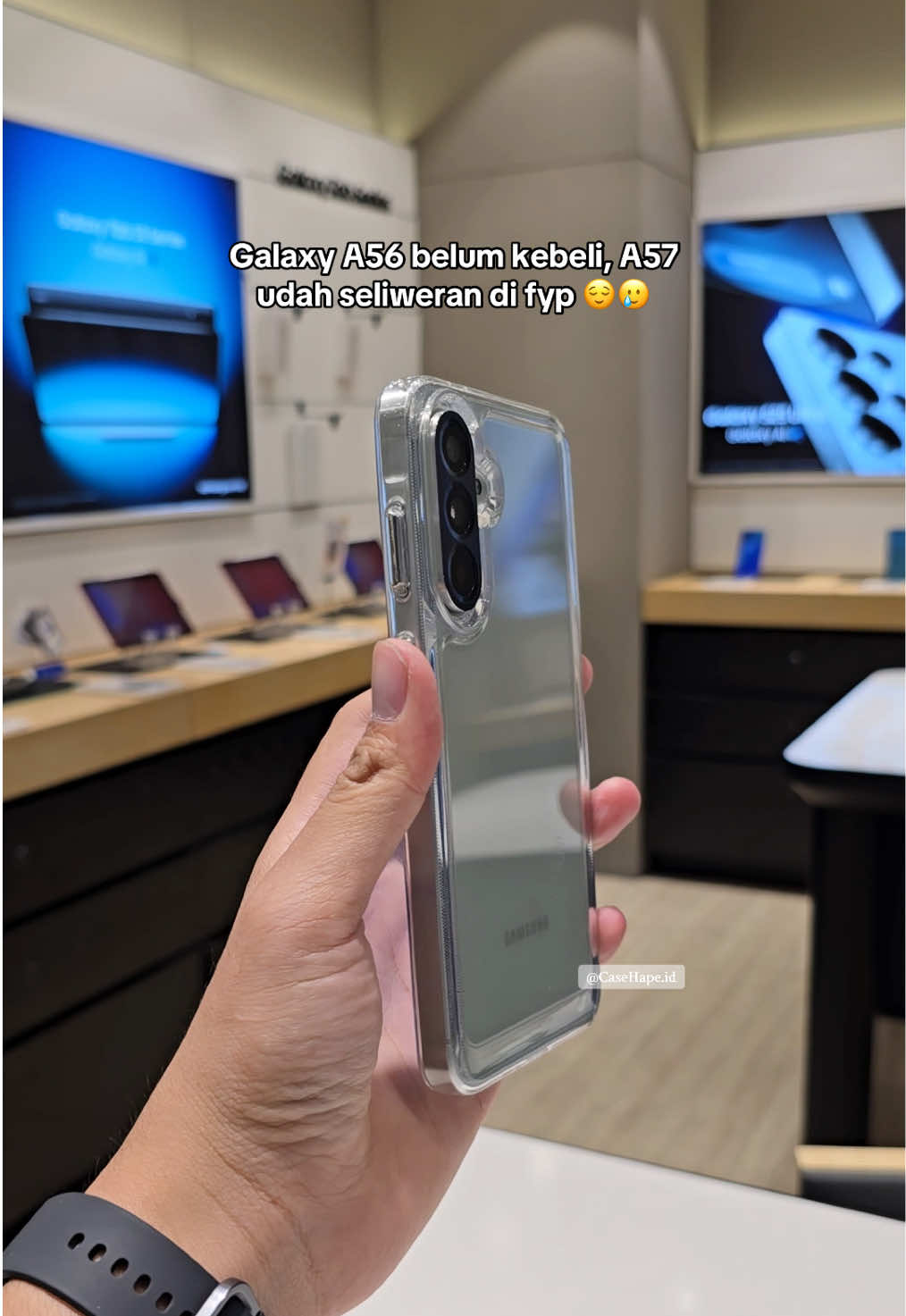Coba komen berapa kali A57 lewat di kalian der?😌😁 .. #a56 #a57 #galaxya56 #case #casepremium #rekomendasicase #casingandroid #caseestetik #casing #caseandroid #casehp #samsungtips #caseandroid #casecewek #casingcewek #casingpremium #caseviral 