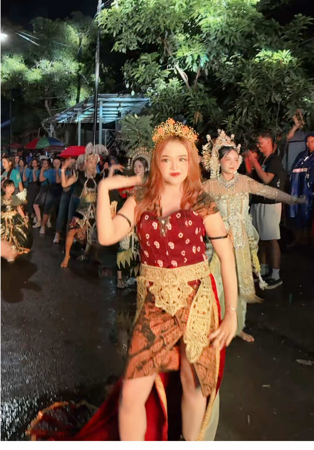 Sritt menyala🔥🙌🏻 @MENOWS Audio&Lighting @RHOLAS GANK12.04 @sanggar kuli tari @A N I S A ✨ @HOREG KEDIRI OFFICIAL @𝙃𝙊𝙍𝙀𝙂 𝙉𝙔𝘼𝙒𝙄𝙅𝙄 @raflsprnata @Refika Makeup || MUA KEDIRI @starlight_sewakebayakediri 