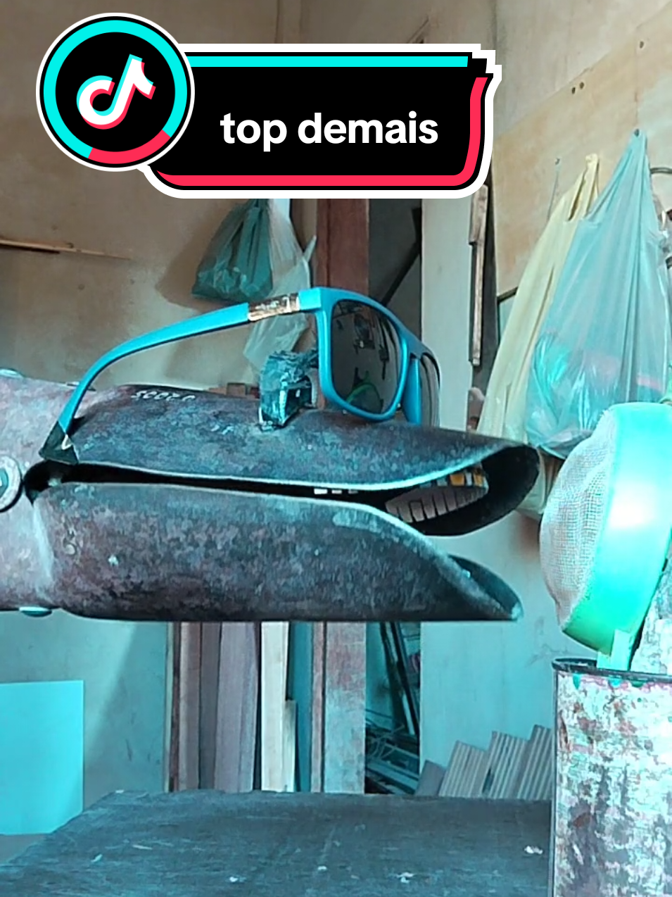 cavadeira a ferramenta que canta #dublagem #cavadeira #ferramenta 