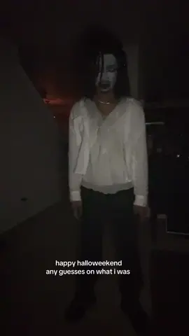 goth micheal jackson attempt! happy halloween!! #fyp #halloween #michealjackson 