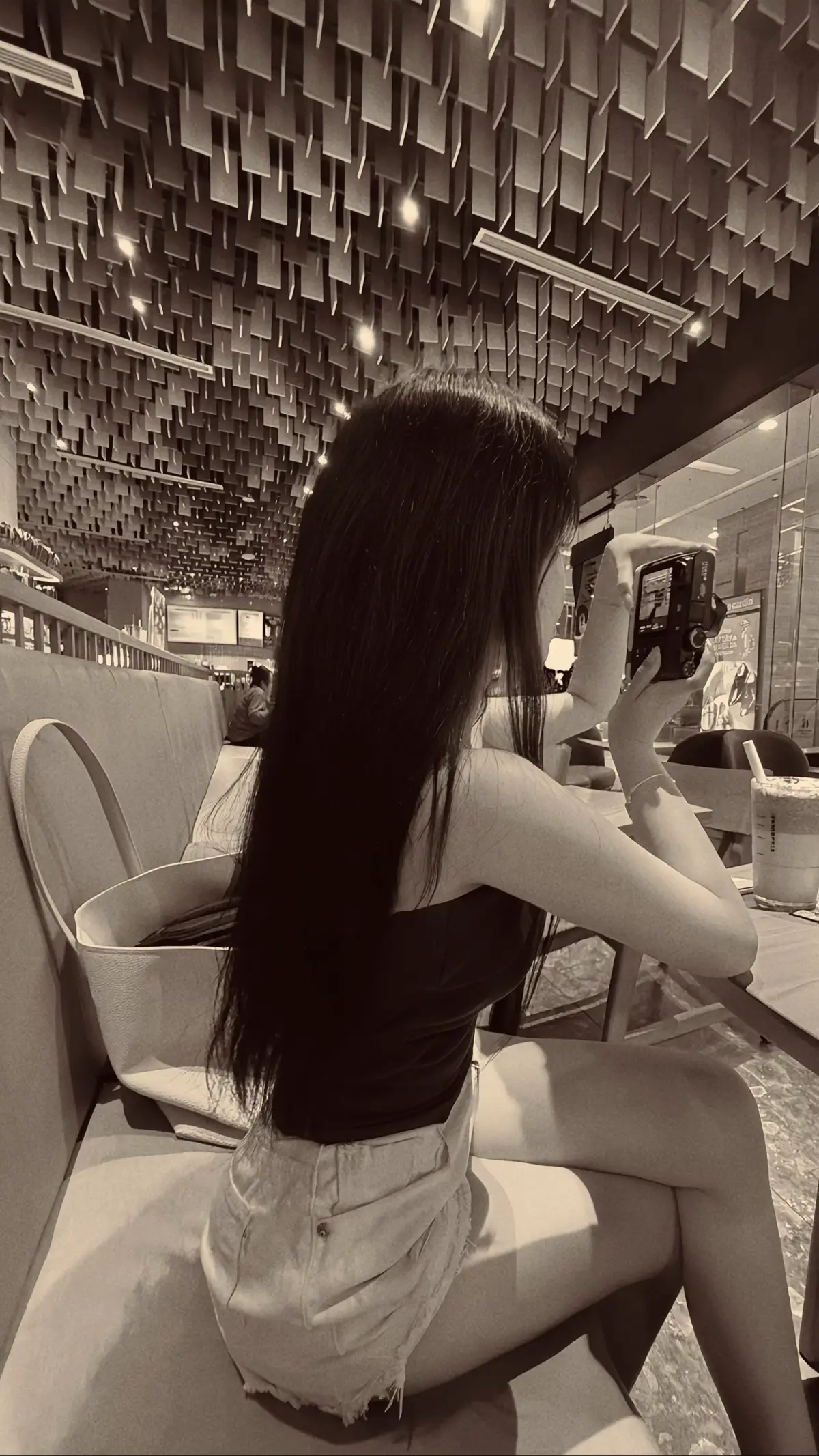 ngừi ta chỉ nói sau lưng tôy vì họ bít trước mặt toi họ khom là gì cạ><