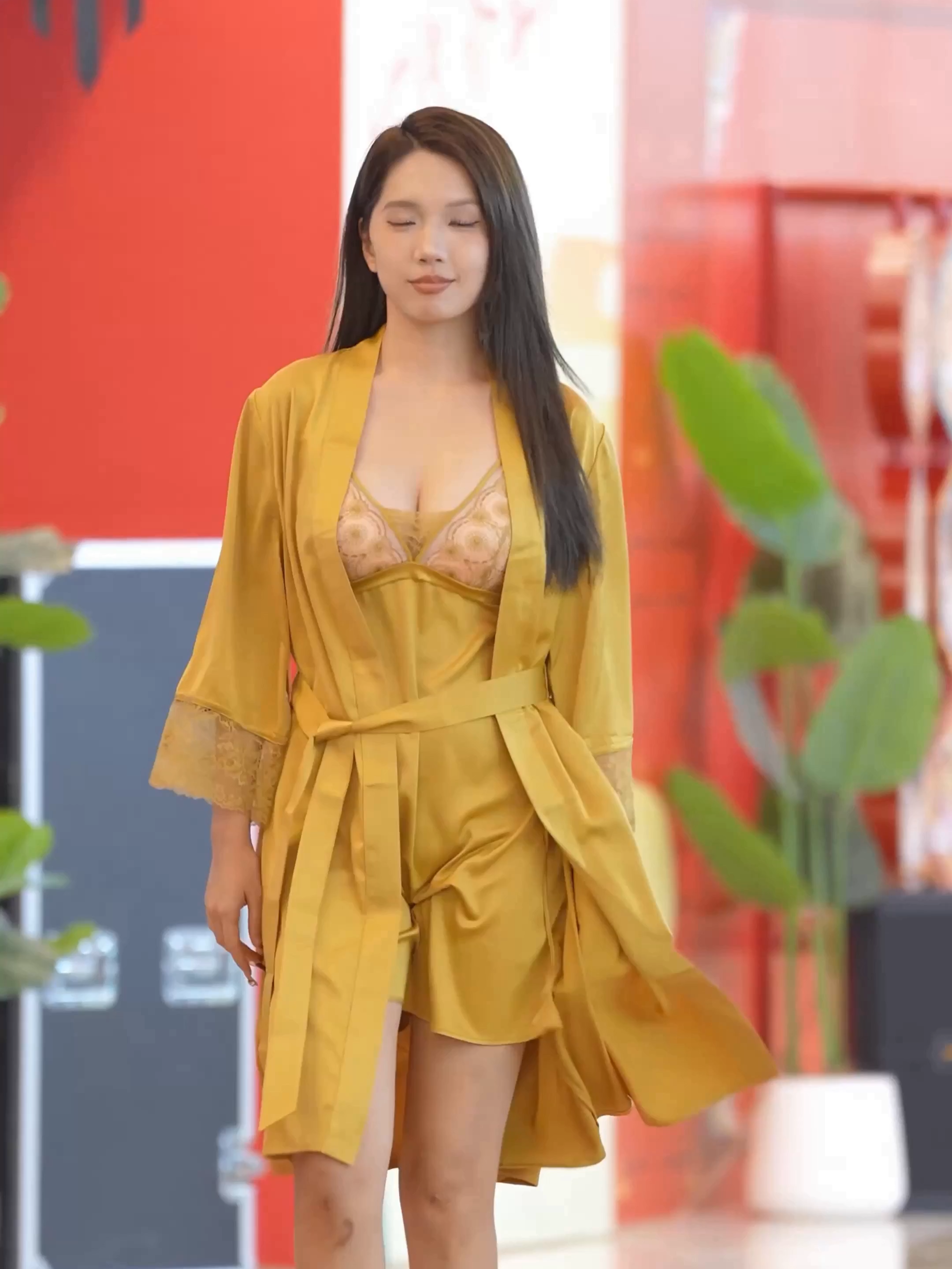 475#4K #catwalkmodel #fashion #beautifulgirl #models #Runway #modelswalk #underwear #内衣 #走秀 #runwaymodels