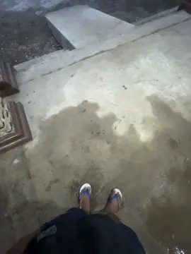 Bener jare wong tuo Mbuh pie bentuk e nek panggonan e dewe tetep ayem. #limasanjawa #rumahjati #rumahidaman #ngawi #gentongparon 