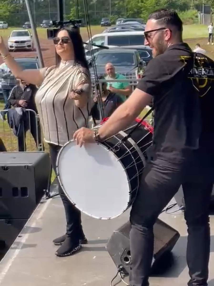 JANA & Tapani UNIVERZAL ( Ferisld Dacić)..Sa nastupa iz Frankfurta..Atmosfera top 💥 #tapaniuniverzal #feriddacic #jana #janatodorovic🎼🎼🔥🔥 #frankfurtammain 