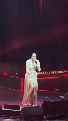 Funda Arar, dün akşam İstanbul Harbiye Açıkhava’da verdiği konserle izleyenlere müzik dolu unutulmaz bir gece yaşattı 💫 @Funda Arar #fundaarar #kesfet #keşfet #fy #fypシ゚ 