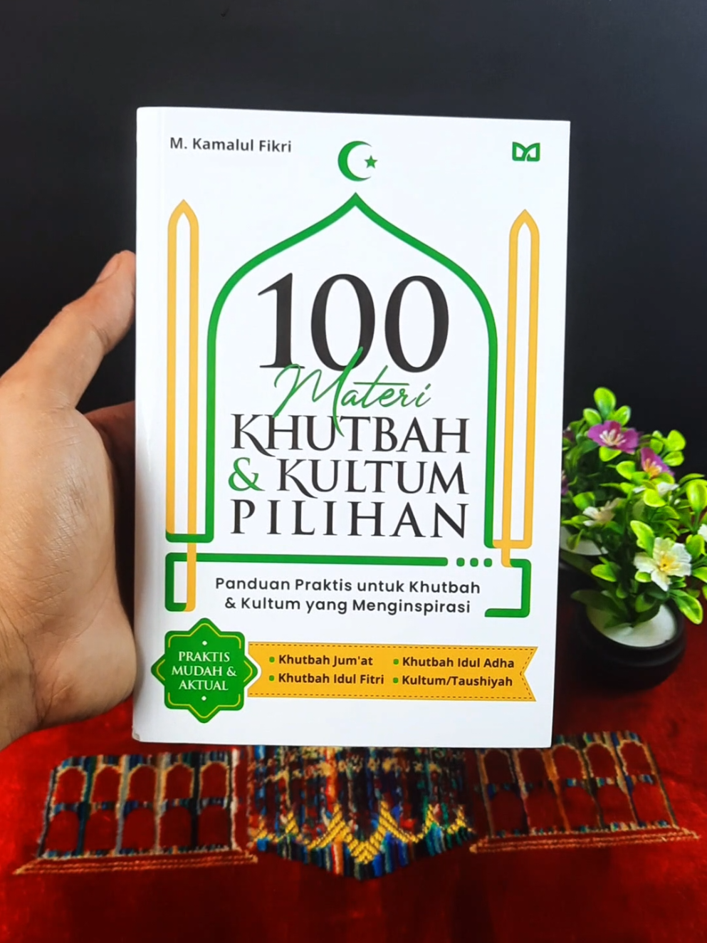 Buku ini menyajikan 100 materi siap pakai untuk khutbah dan kultum, lengkap dengan penjelasan serta dalil yang shahih—ideal bagi khatib, ustadz, dan siapa saja yang aktif dalam tausiyah.   #KhotbahJumat #Kultum #BukuIslam #MateriKhotbah