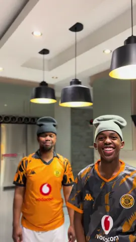 Amakhosi 4Life!! Jerseys from @savagefitts WhatsApp them on 0622697519 to place your order now 😝🤣🔥 #luluthop #fyp #tiktoksa #mzansitiktok #foryoupage 