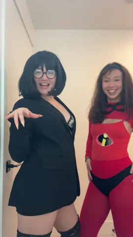 I’m like two days late but happy Halloween! Lmaooo #incredibles #halloween #disney #costume 