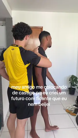 Alguém tem que me parar😔