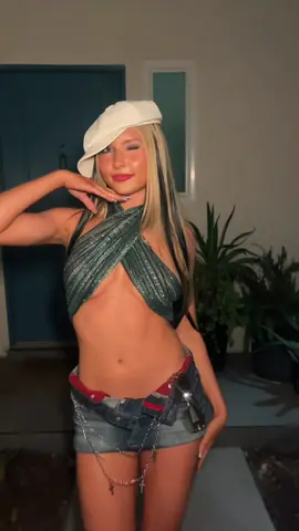 Where’s my Eminem? #halloween #halloweekend #christinaaguilera #fyp #lasvegas 