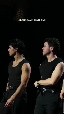 Joe if you see this, I’m so sorry 😭@joejonas #jonasbrothers #fyp #paratii #disney #joejonas 