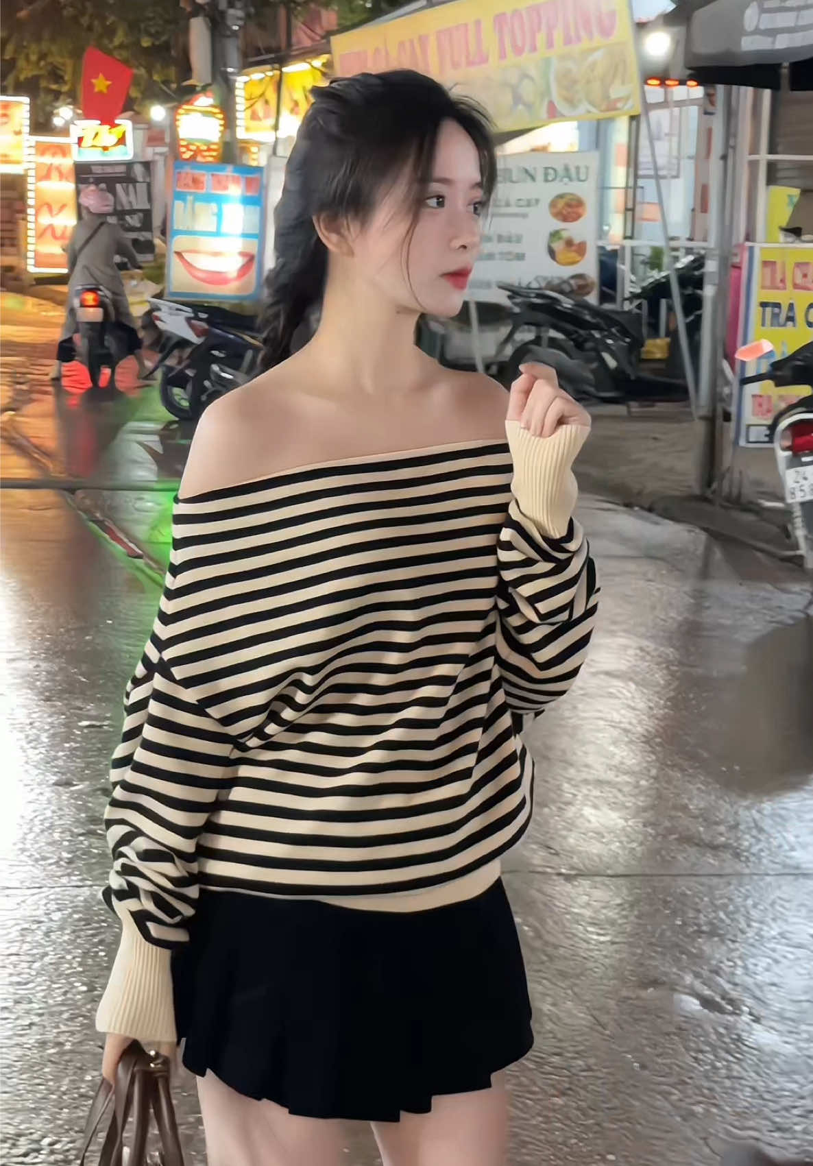 tình yêu ấy em rất tôn thờ, thế nhưng em cứ thích mập mờ 🐒