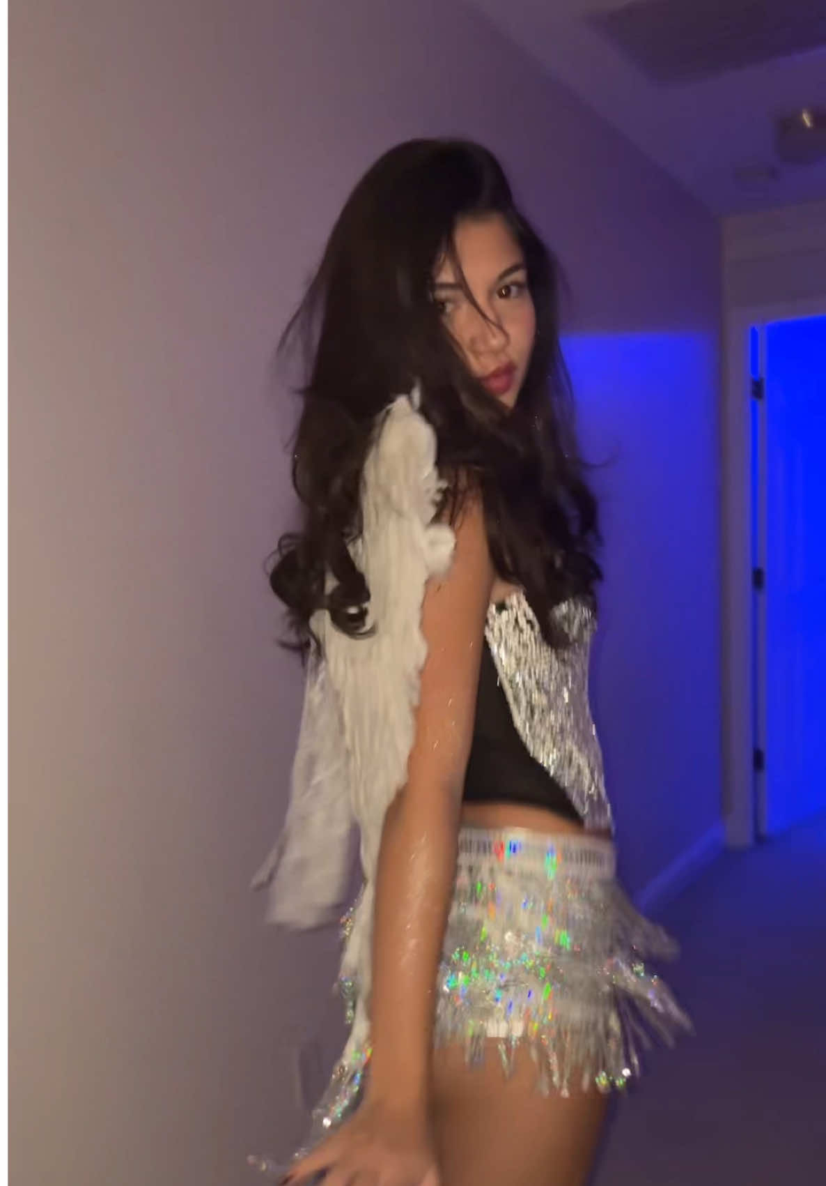 Victoria? Is she a real person? #halloweencostume #victoriasecretcostume #giselebundchen #vsangel #victoriassecret 