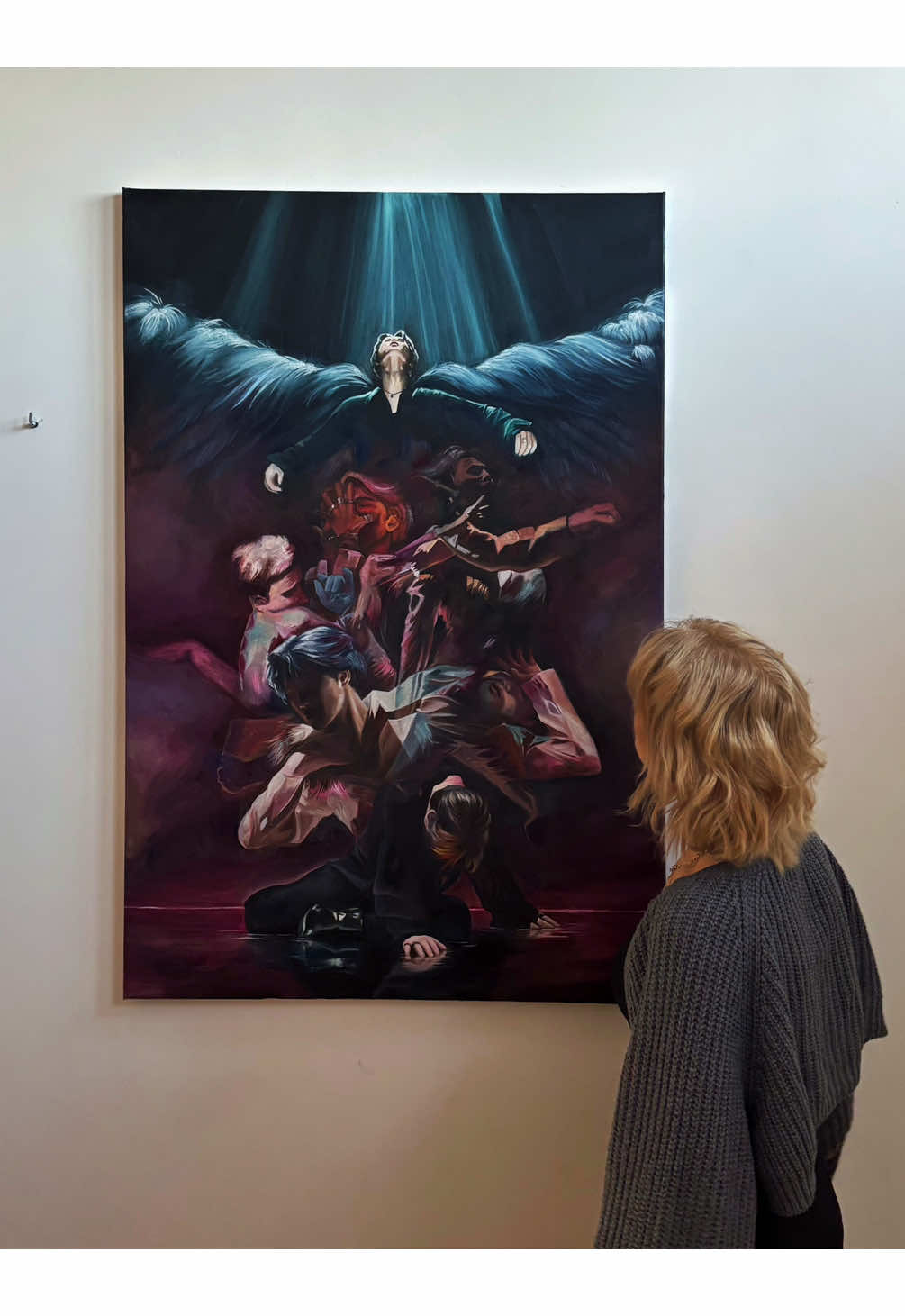 What a journey this was🥹  “Healing”  This painting has been my secret project for over two years. Some of you might remember my most viral work, “Free Yourself.” I painted it in 2021, and it was quickly sold to a collector in Barcelona. I was grateful—but I also regretted letting it go. In 2022, I started making a bigger version for myself. Eventually, I realised that I don’t want to make exactly the same painting, so I stopped. And the canvas was waiting... for over a year. Recently, I forced myself to face it again. I even kept it on my bed so I’d wake up next to it, waiting for inspiration. One morning, it finally came. I painted right over the old version — not gonna lie, it was terrifying, but also exciting. The whole process became this wild journey of pure fun, singing and dancing, mixed with constant breakdowns and doubts about whether I’d ever finish it. While creating the new concept, I realized what I want this painting to represent. It’s not just an updated version of my beloved “Free Yourself” - it’s my healing journey. The chaos of hardships, joy, pain, small wins, and the ultimate goal of finally feeling free. I’m looking forward to reading your interpretations🥰  #art #painting #oilpainting #paintingreveal #jimin