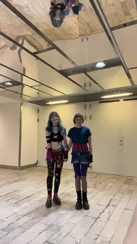 @Elo🐈 saknar redan comic con fyfan #cosplay #arcane #powder #jinx #fyp 