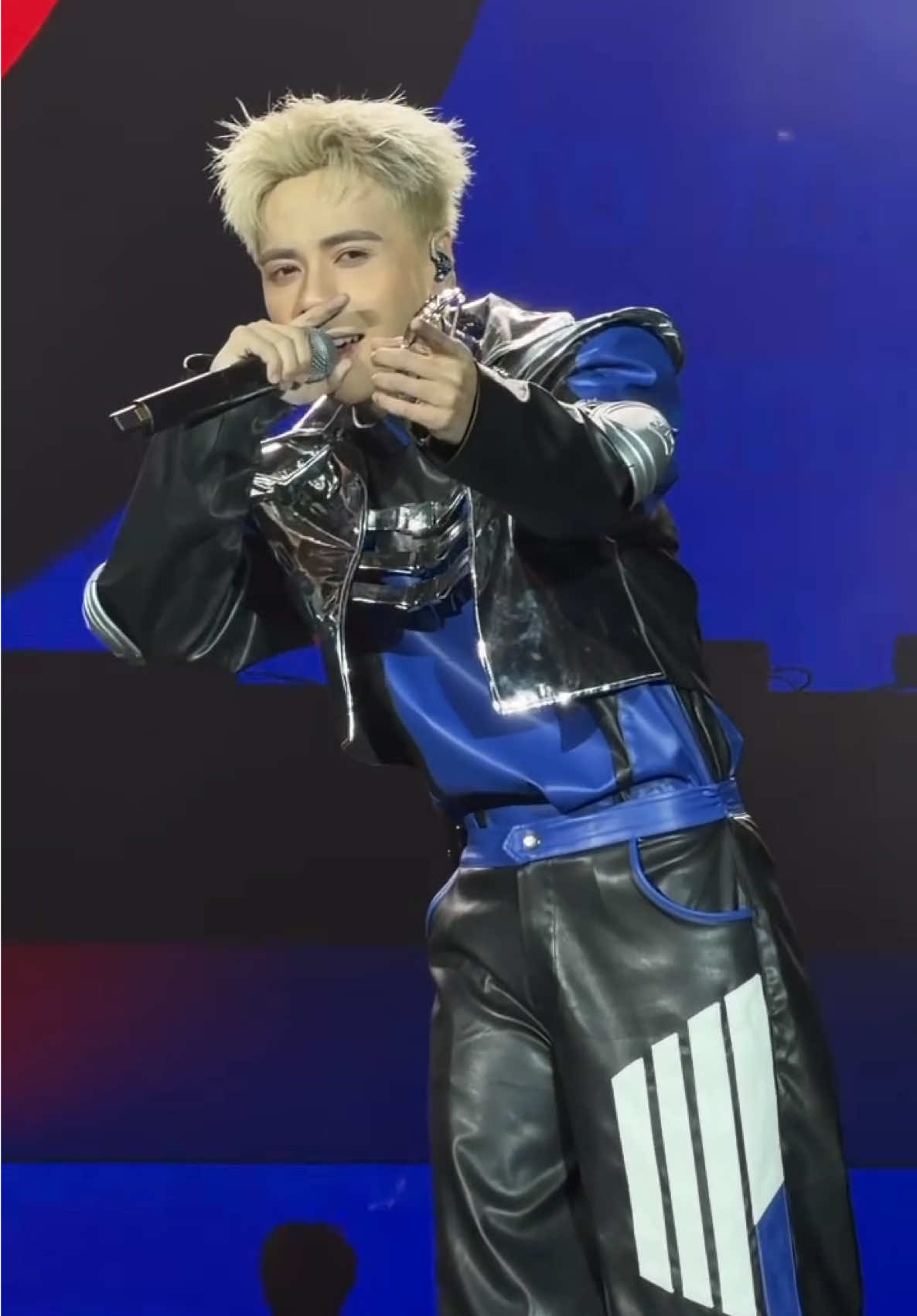 Hùng hát với beat thì cháy còn hát chay thì tình, cái nào cũng 10 điểm @Quang Hùng MasterD  Cre: qatemaihuong #QuangHungMasterD #KhongMotMinh  #CungNhauAnToanTrucTuyen