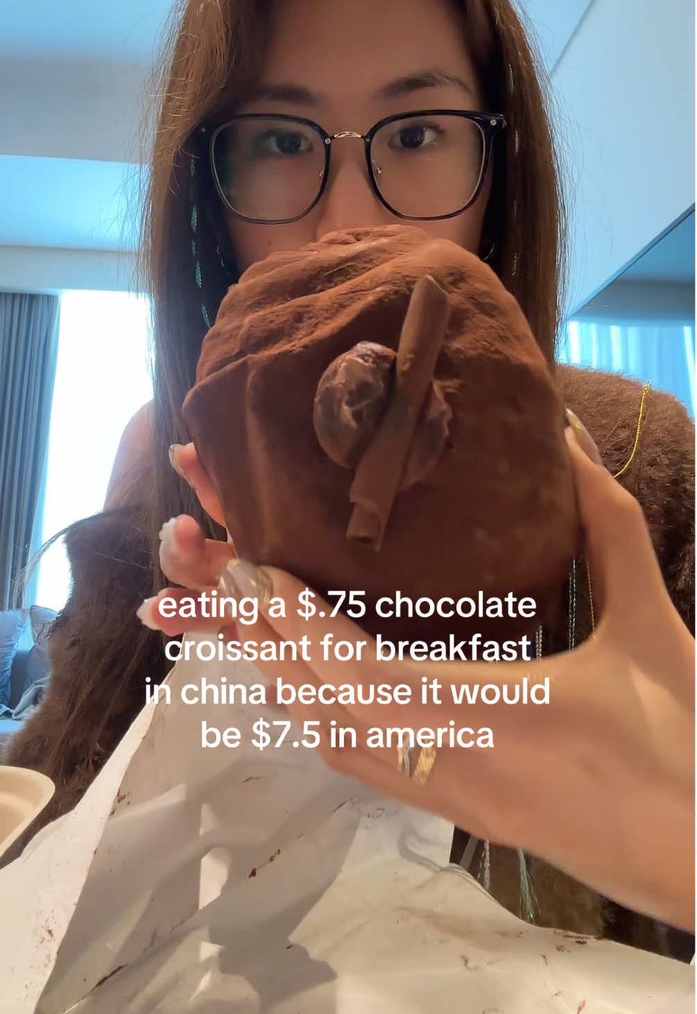 10/10 best croissant ever and practically free #croissant #dessert #fyp #chocolate #mukbang 