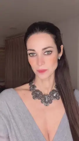 Manuela Arcuri ringrazia i suoi fan per i messaggi di vicinanza dopo la fine del matrimonio con Giovanni Di Gianfrancesco: 