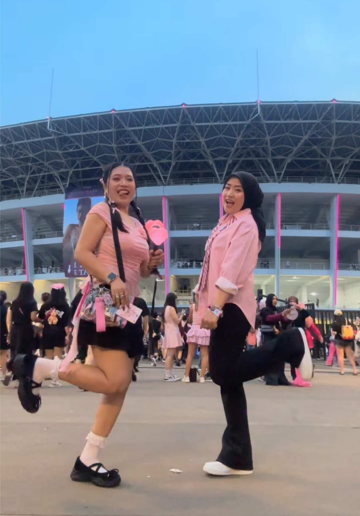 Deadline Day 2 😋 #blackpink #deadlineworldtour #blackpinkinjakarta #blackpinkinyourarea  @👀🐡🦢🪷🍙 