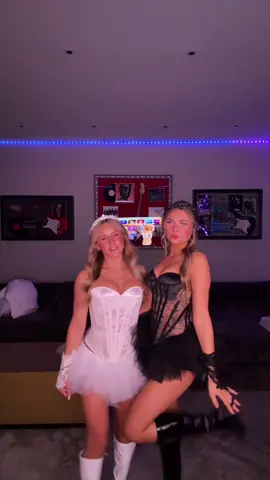 🦢🦢#halloween #bohnecian 