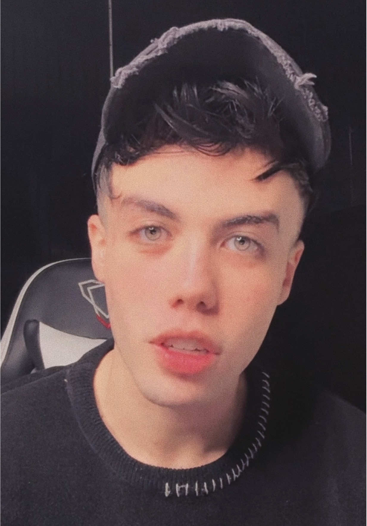 🫅🏻🫵🏻@مروان جليتش 