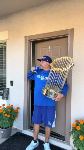 GOOD MORNING WORLD SERIES CHAMPIONS EDITION.  🗣LESSSSSSS GOOOOOOOOOO  #Dodgers #WorldSeriesChampions #DodgersBaseball #VilLAins #ITFDB 