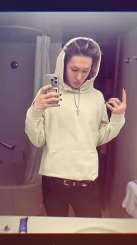 0h28ph khuya zai iu thả suộc các chị mất cmn ngủ luôn,cứ gặp gương là chụp thôi nhể🤌#martin #cortis 