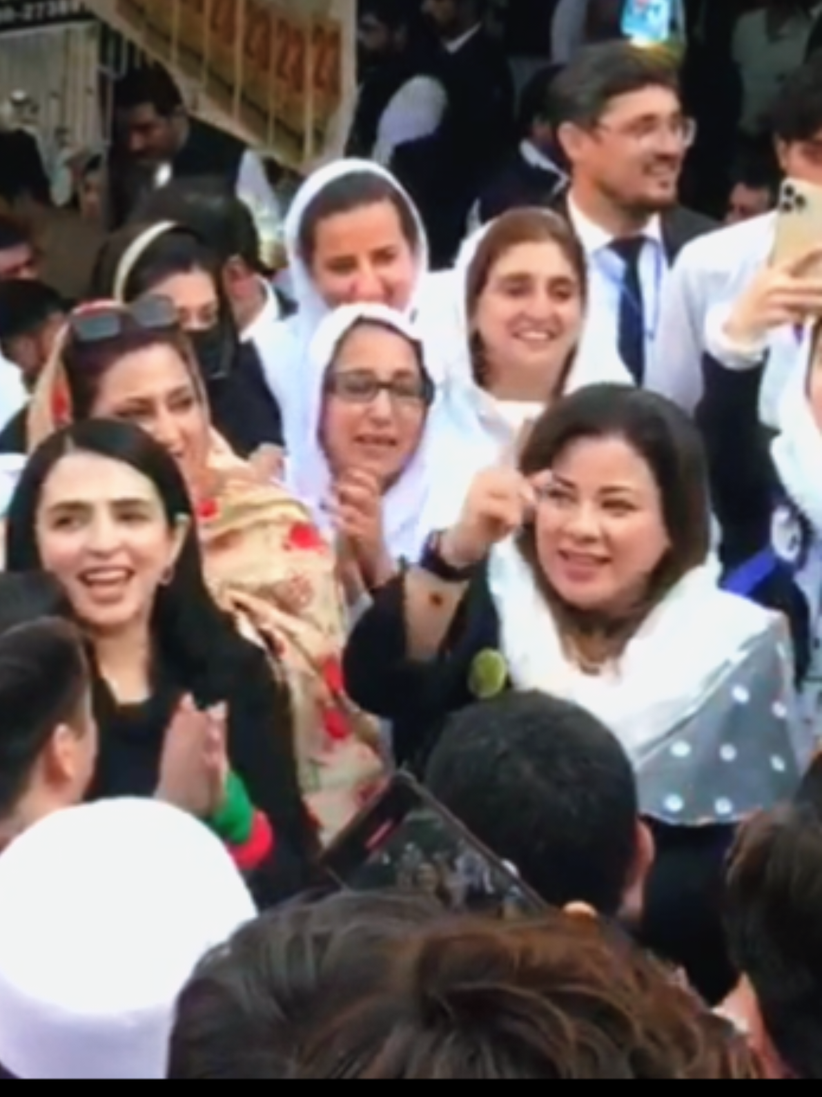 Zindaa hai wuklaa.. #foryou #foryoupage #viraltiktok #imrankhan #lawyer 