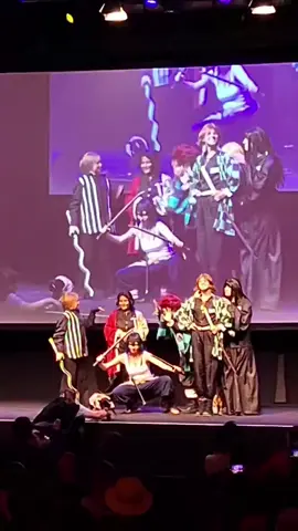 Demon Slayer meetup + walk-on at Saturday at comic con heroes winter 1025 in Stockholm!  #comiccon  #cosplay #cosplayconvention #demonslayer #kny 