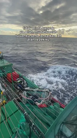 #CapCut #kapal golakan cilacap# jaya Wijaya 2#nandor ndak#🤙 fyp :)#