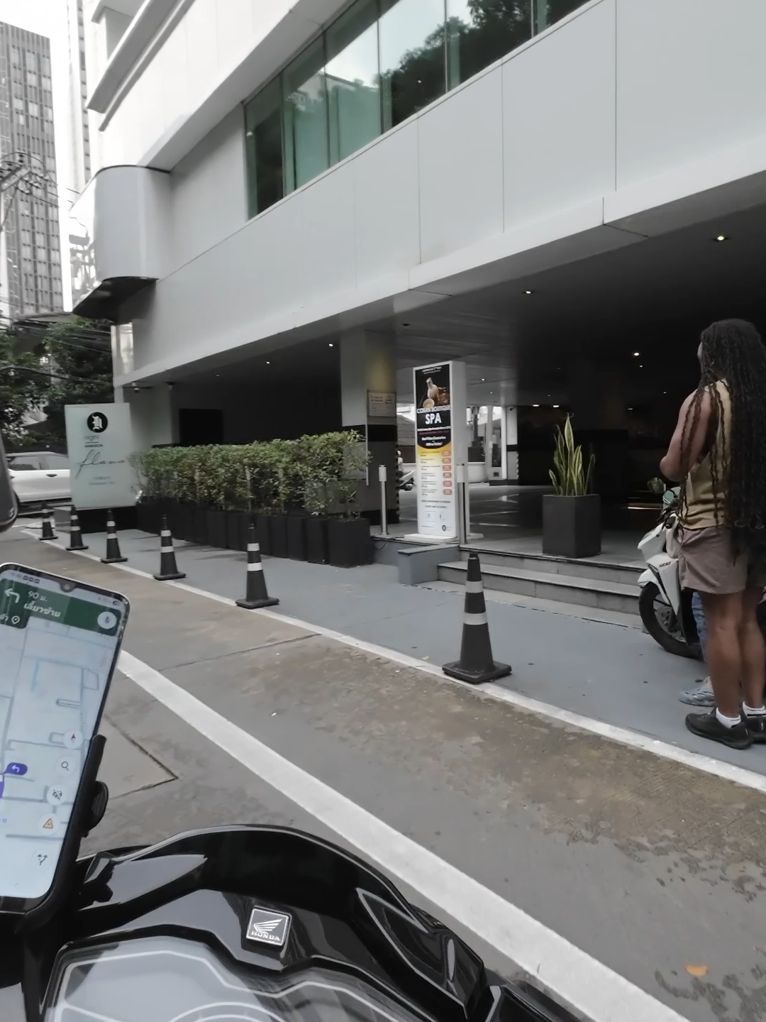 ฮีโร่ไม่จำเป็น ต้องมีพลังวิเศษ #ไรเดอร์ #ไรเดอร์ส่งอาหาร #ไลน์แมน #linemanสู้ทุกเมื่อเพื่อทุกมื้อ #ฮีโร่ #ฮีลใจ #สุขุมวิท