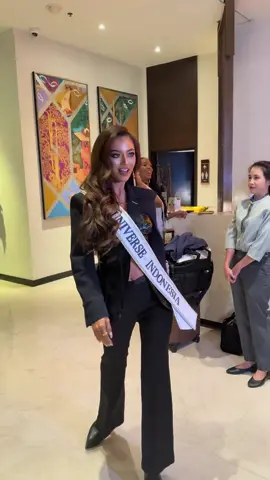 Strong pasarela by Sanly Liuu from Indonesia  #MissUniverse 