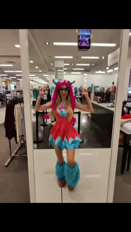 The worker called the cops on me at the end… #nataliereynolds #halloween #costume 