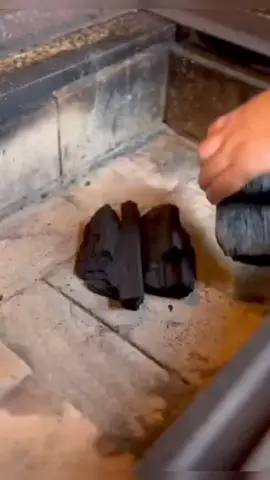 Acendedor Churrasqueira elétrico, acende sua churrasqueira em até 5 minutos, muito prático e fácil. . . . . . #churrasco #churrascoemcasa #churrasqueira #acendedoreletrico #acendedordechurrasqueira 