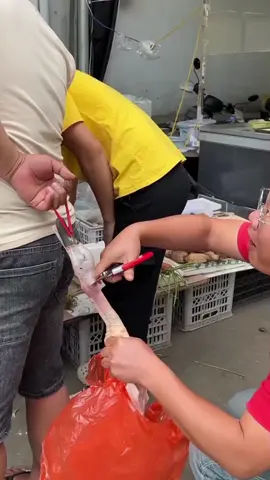 Funny pranks 🤣🤣 #funnyprank #viralreels #funnyreels #foryou #usaaudience 