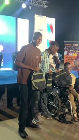 The story of young Gabby, living with cerebral palsy, moved everyone to tears 💔 As he thanked his mum and two amazing friends for their endless love and support, the room felt the true meaning of strength and gratitude. 🙏✨ #Inspiration #Courage #Love #CerebralPalsyAwareness #Gratitude #BoysLivesMatterToo #ShineSummit 