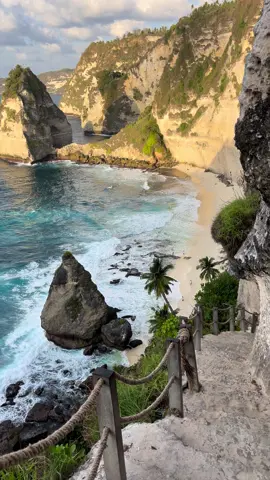The kind of place that makes you question what you’re rushing back to. 🌴 #Bali #NusaPenida #TravelTok