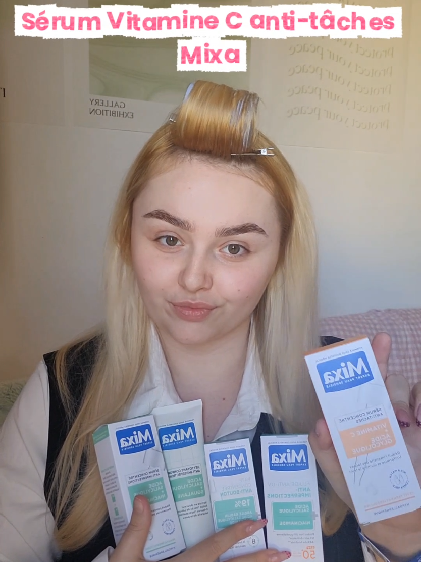 Pour ma sœur ça sera le sérum à la vitamine C et avide glycolique pour réduire l'intensité des tâches et illumine le teint de chez @Mixa France  #mixafr #mixaskincare #vitamineC #mixavitaminec #acideglycolique 