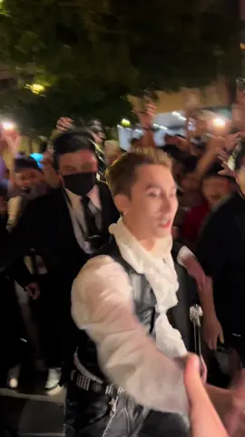 Bá tước Sơn Tùng MTP tớiiiiiii #trending #yfest #yfest2025 #viettel #sontungmtp 