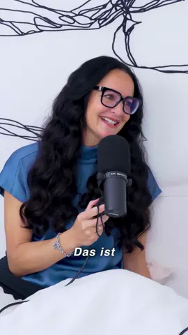 was heißt denn “Zeugs” auf englisch? 😔 #feli #podcast #lifeisfelicious 