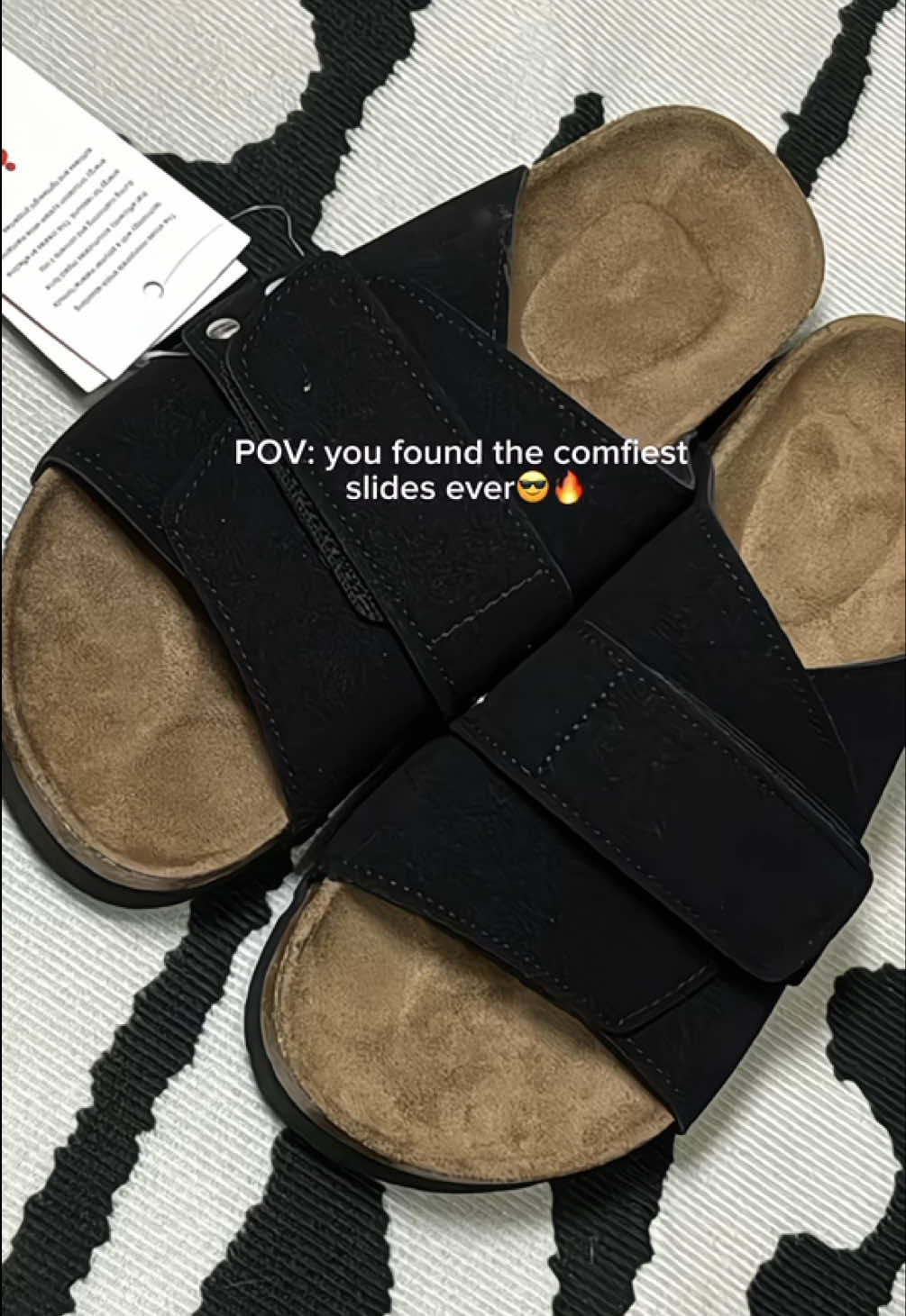 deserve mo tong comfy slides na to super angas sa paa😎🖤 #unisexslippers #slippers #sandals #unisexsandals 