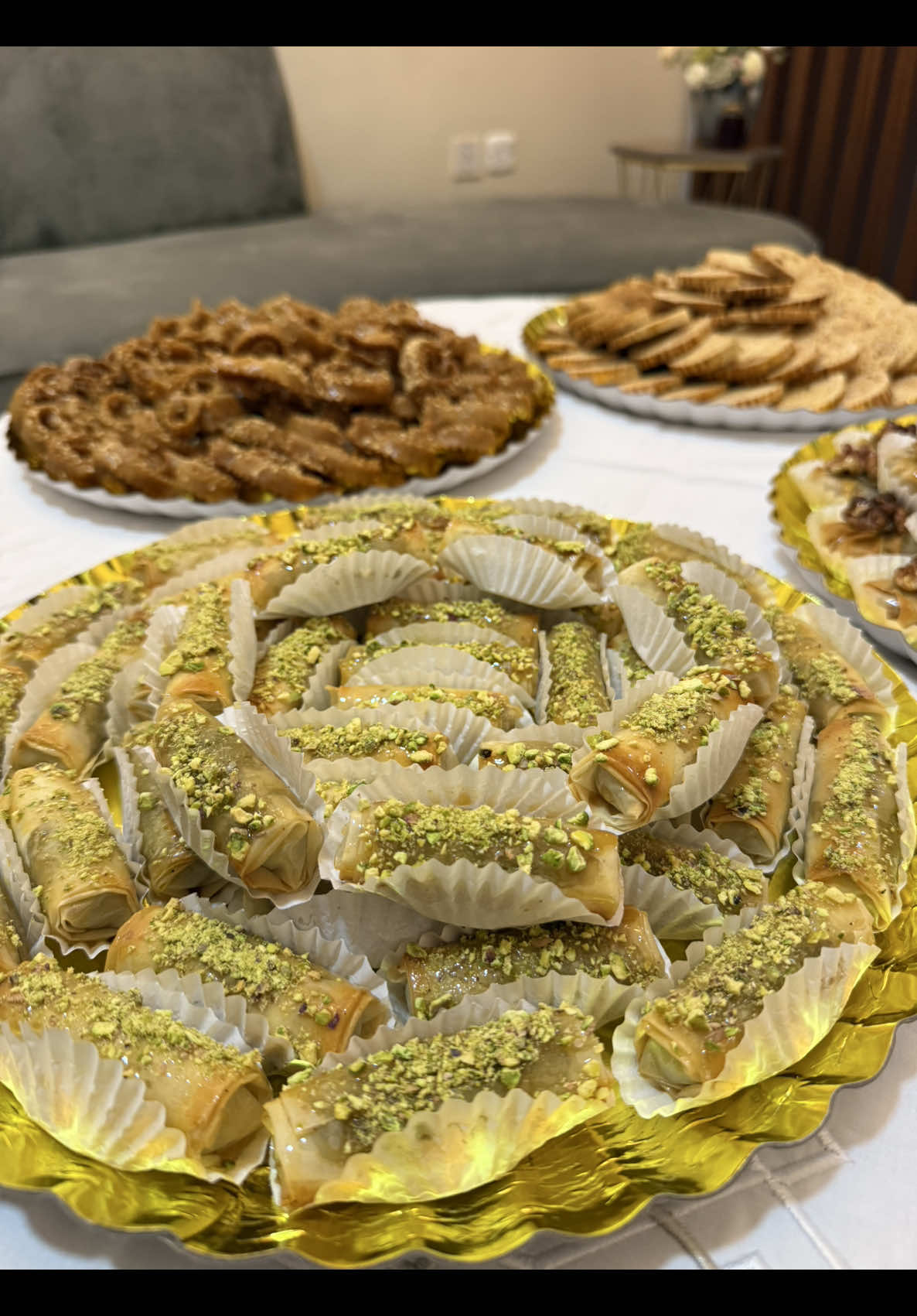سيكار لوز و بيسطاش  حلويات مغربية راقية بالرياض للطلب المرجو التواصل بالخاص #حلويات_مغربية_بالرياض #foryou #مغربيات_الرياض 