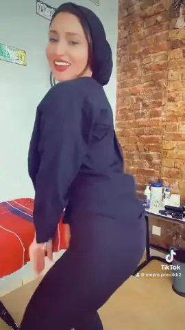 SALLIYORUM 😍  #keşfet #türkiye #kalça #twerk ##türban 