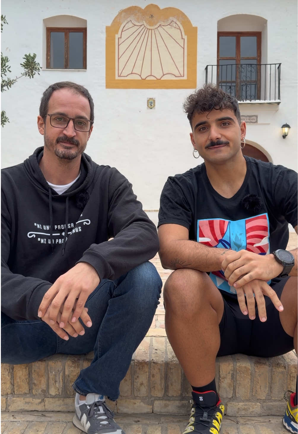 ♻️ OFICIS QUE CUIDEN DEL NOSTRE FUTUR | EPISODI 3: El cultiu de l’arròs 🌾 – Patrimoni de l’agricultura valenciana 🍊 A la 📍Ribera Baixa, l’arròs no és només un cultiu: és paisatge, cultura i identitat 🏞️ Un model d’agricultura sostenible 🌱 que reforça l’economia local i el valor del territori 💫 Comprant arròs autòcton 🍚, ajudem els llauradors valencians 👨‍🌾👩‍🌾 a viure del seu treball, evitant l’abandonament rural i la urbanització d’espais naturals ❌🏬 A més, reduïm la dependència d’arrossos importats 🌍 i les emissions associades al transport 🚛 Si volem protegir un producte que ens representa com a poble, hem de fer l’esforç de triar arròs de proximitat 🫱🏼‍🫲🏾🌾👨🏽‍🌾 Perquè si no valorem l’ofici del llaurador, el producte valencià desapareixerà ⚠️🌾 @Nando Durá Velis 