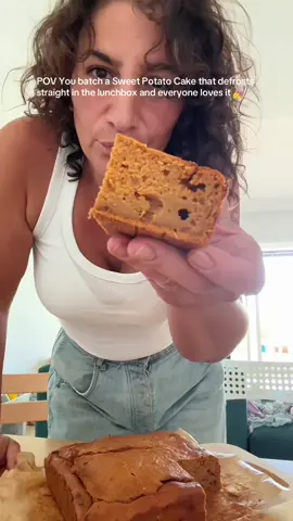 400-500g sweet potatoes boiled  100g coconut or brown sugar  3 x eggs  130g natural yogurt  75ml olive oil  250g self raising flour  1 tsp cinnamon  1/4 tsp tumeric & ginger  Preheat your oven to 180C Boil and mash the sweet potatoes (boil in a small pan with the lid on for speed) I used a hand blender to get it smooth  Add the sugar and then whisk the eggs in one by one. Add the yogurt and oil and whisk followed by the flour and spices but fold this in gently. Bake for 30-35 minutes 10 min at 180C turning the oven down to 170C after 10 min  I let it cool completely and cut it and froze slices which will go from frozen to defrost straight in the lunchbox in the morning. You can also enjoy warm with a scoop of ice cream. Enjoy D 🫶 #fyp #swetpotato #cake #lunchbox #batchcooking 