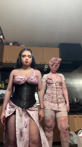 Anotha one #silenthill #silenthillcosplay #pyramidhead #halloween @cayceenicole 