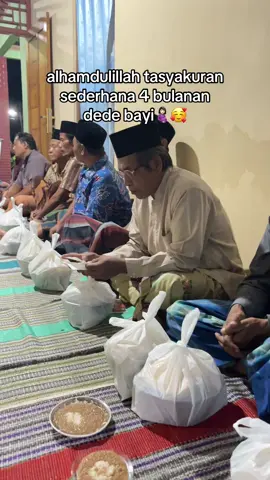 masyaallah tabarakallah🥰 semoga Allah senantiasa memberikan kesehatan,kekuatan, dan keselamatan untuk adek bayi yg ada diperut ibu sampai nanti waktunya persalinan🤲🏻#tasyakuran #4bulanankehamilan #masyaallahtabarakkallah 