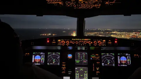 A330-941-NEO landing in Arlanda runway 19L#avation #jumpseat #a339neo #sunclass @AviationPlease 