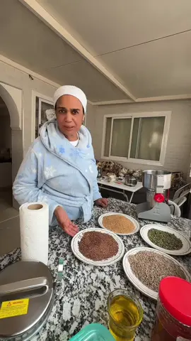 Réponse à @ام ياسين الغزالات هاهي وصفة كتروا لينا حركة الاكسبلور و ❤️وكومونتير راه نازلين علينا بسينيال  Instegram:safae_lmalki #safae_lmalki #وصفات_مع_خالتكم_نادية #art #minivlog #tiktokviral 